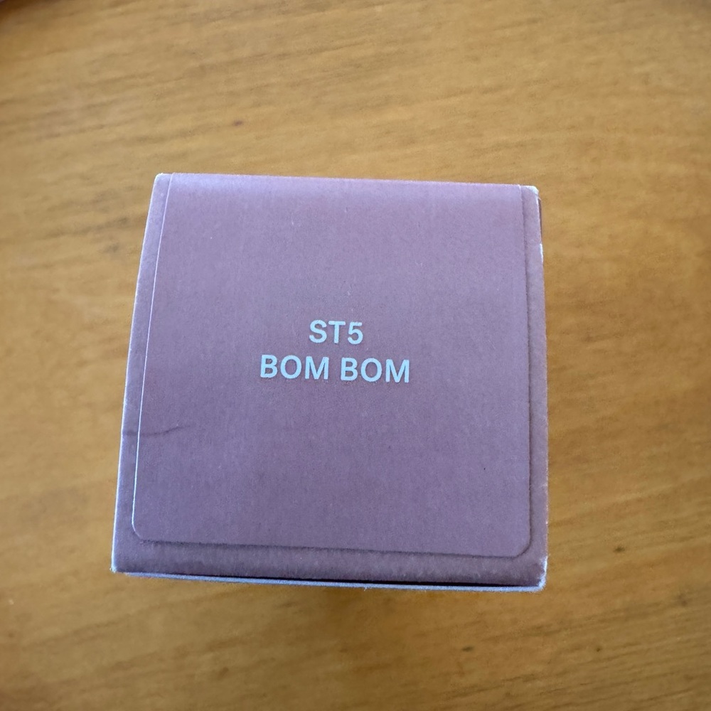 BNWT ILIA Super Serum Skin Tint Broad Spectrum SPF 40 Sunscreen - Bom Bom